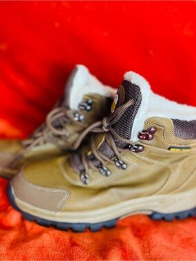 Women's Tan Faux-Sherpa Hiking Ankle Boots